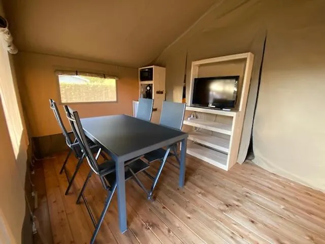 Luxe tent Safaritent Schaapje Met Privé Sanitair